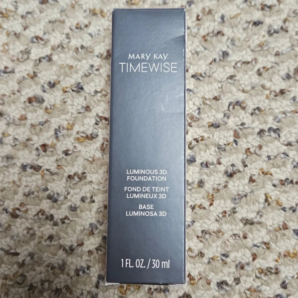 Mary Kay TimeWise Luminous 3D Foundation Ivory C 110 Normal to Dry Skin 1 oz